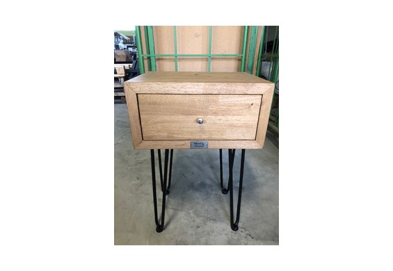 Steel & Stockings nachtkast Mus rubberwood