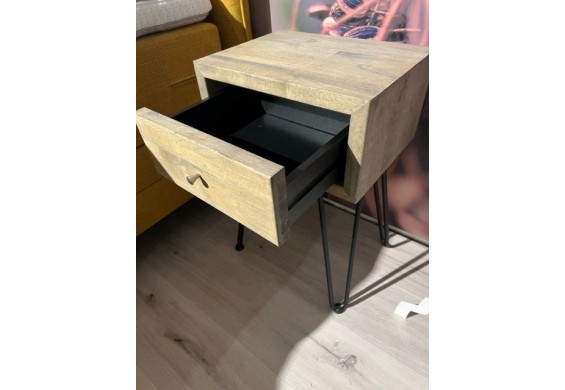 Steel & stockings nachtkastje Mus