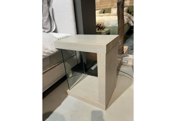 Wonderland nachtkastje grijs gebeitst hout met glas