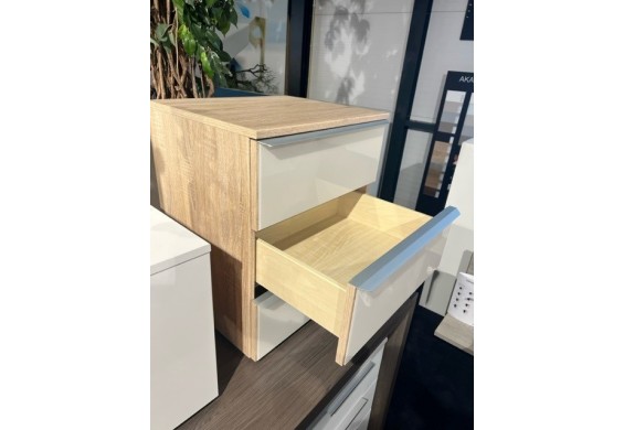 Nolte Akaro nachtkastjes gelamineerd hout met wit glas