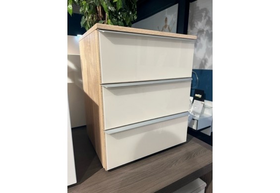 Nolte Akaro nachtkastjes gelamineerd hout met wit glas