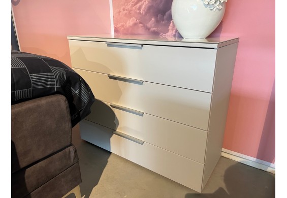 Nolte commode 4 lades zijde grijs   