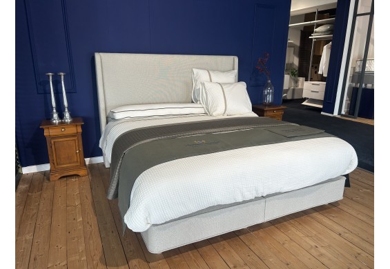 Boxspring Geneva, vlakke uitvoering, by  Harrison Spinks