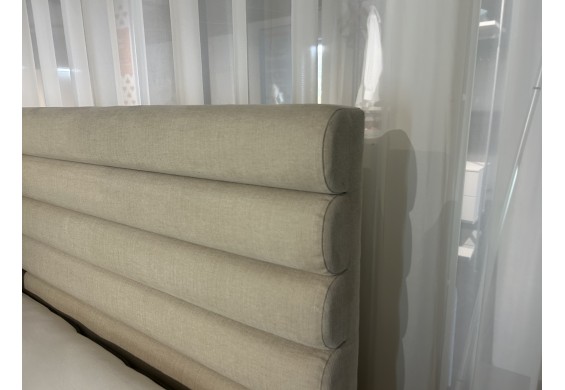 Boxspring Praag by Harrison Spinks